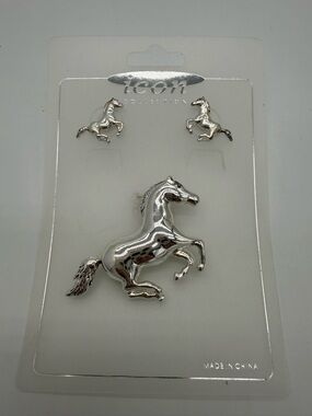 Vintage  Icon Collection Horse Brooch Pendant & Earrings Matching Set Silver New